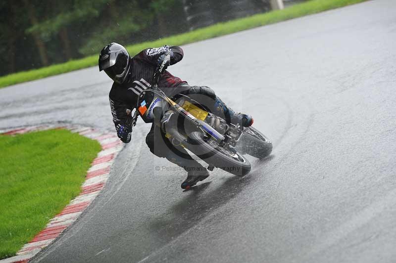 Motorcycle action photographs;Trackday digital images;cadwell;cadwell park photographs;event digital images;eventdigitalimages;motor racing louth lincolnshire;no limits trackdays;peter wileman photography;trackday;trackday photos