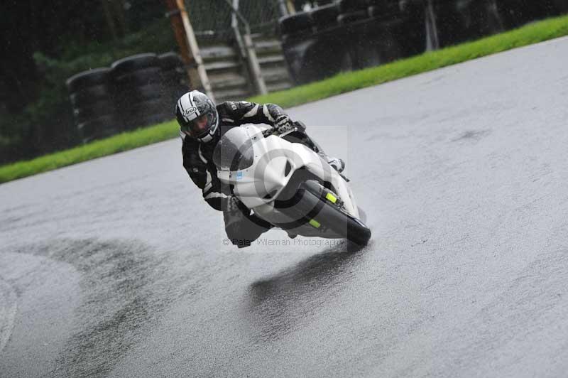 Motorcycle action photographs;Trackday digital images;cadwell;cadwell park photographs;event digital images;eventdigitalimages;motor racing louth lincolnshire;no limits trackdays;peter wileman photography;trackday;trackday photos