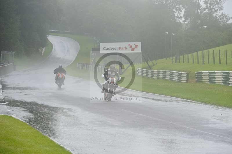 Motorcycle action photographs;Trackday digital images;cadwell;cadwell park photographs;event digital images;eventdigitalimages;motor racing louth lincolnshire;no limits trackdays;peter wileman photography;trackday;trackday photos