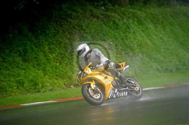 Motorcycle action photographs;Trackday digital images;cadwell;cadwell park photographs;event digital images;eventdigitalimages;motor racing louth lincolnshire;no limits trackdays;peter wileman photography;trackday;trackday photos