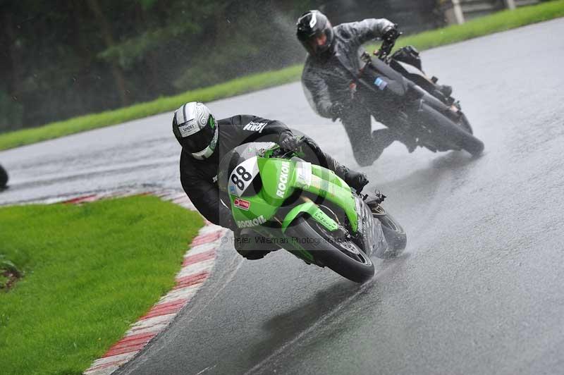 Motorcycle action photographs;Trackday digital images;cadwell;cadwell park photographs;event digital images;eventdigitalimages;motor racing louth lincolnshire;no limits trackdays;peter wileman photography;trackday;trackday photos