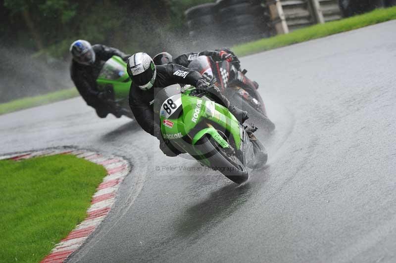 Motorcycle action photographs;Trackday digital images;cadwell;cadwell park photographs;event digital images;eventdigitalimages;motor racing louth lincolnshire;no limits trackdays;peter wileman photography;trackday;trackday photos