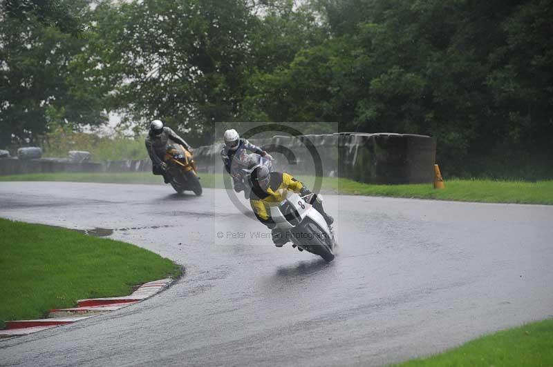 Motorcycle action photographs;Trackday digital images;cadwell;cadwell park photographs;event digital images;eventdigitalimages;motor racing louth lincolnshire;no limits trackdays;peter wileman photography;trackday;trackday photos