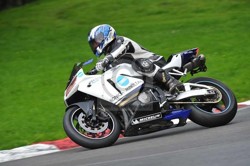 Motorcycle action photographs;Trackday digital images;cadwell;cadwell park photographs;event digital images;eventdigitalimages;motor racing louth lincolnshire;no limits trackdays;peter wileman photography;trackday;trackday photos