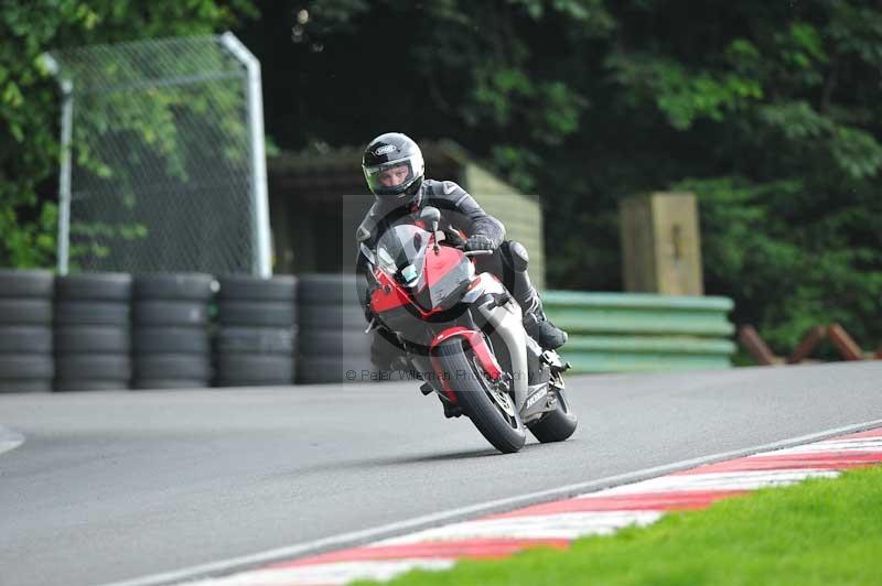 Motorcycle action photographs;Trackday digital images;cadwell;cadwell park photographs;event digital images;eventdigitalimages;motor racing louth lincolnshire;no limits trackdays;peter wileman photography;trackday;trackday photos