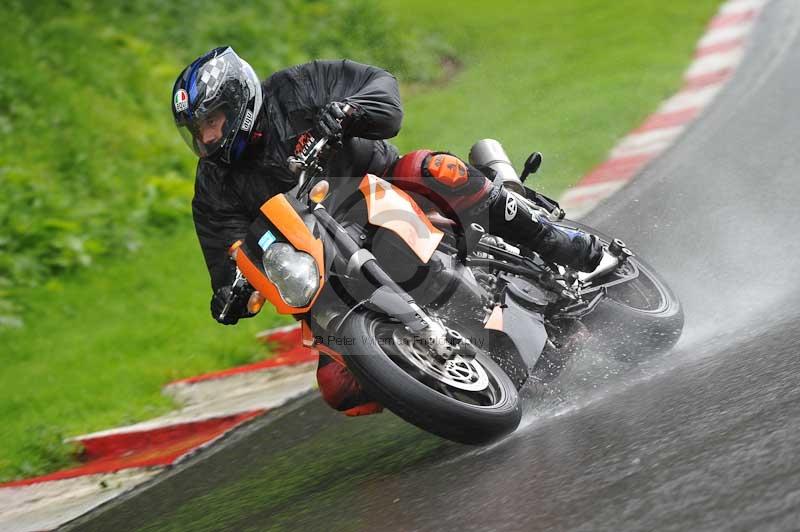Motorcycle action photographs;Trackday digital images;cadwell;cadwell park photographs;event digital images;eventdigitalimages;motor racing louth lincolnshire;no limits trackdays;peter wileman photography;trackday;trackday photos