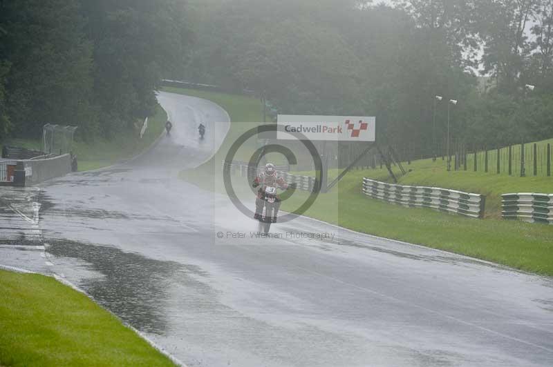 Motorcycle action photographs;Trackday digital images;cadwell;cadwell park photographs;event digital images;eventdigitalimages;motor racing louth lincolnshire;no limits trackdays;peter wileman photography;trackday;trackday photos
