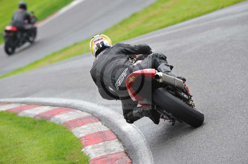 Motorcycle action photographs;Trackday digital images;cadwell;cadwell park photographs;event digital images;eventdigitalimages;motor racing louth lincolnshire;no limits trackdays;peter wileman photography;trackday;trackday photos