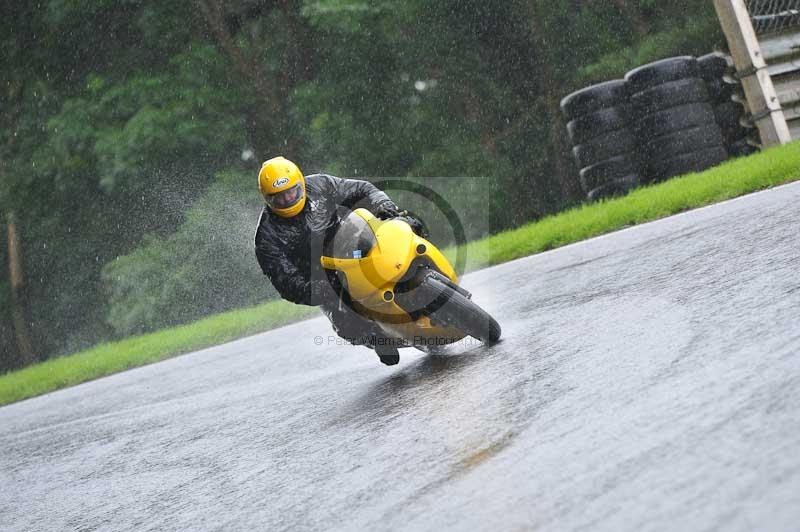 Motorcycle action photographs;Trackday digital images;cadwell;cadwell park photographs;event digital images;eventdigitalimages;motor racing louth lincolnshire;no limits trackdays;peter wileman photography;trackday;trackday photos