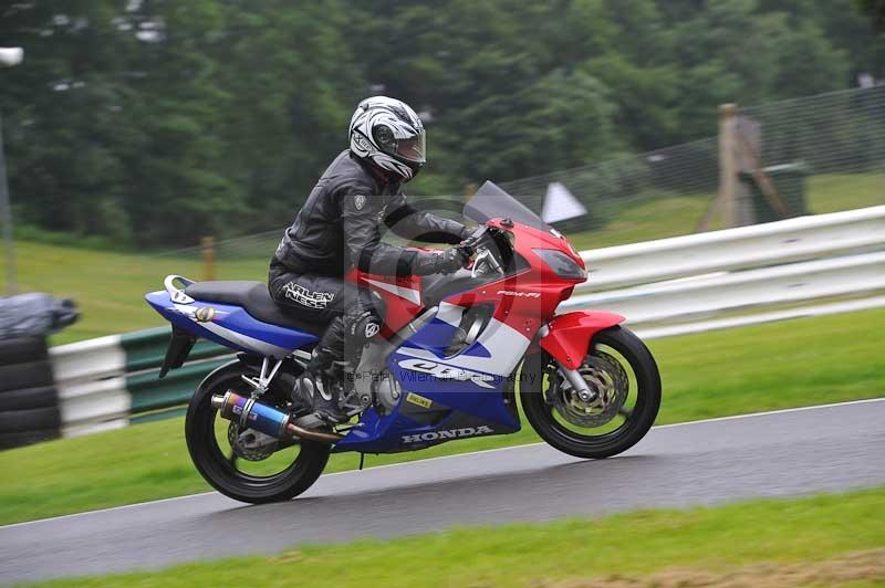 Motorcycle action photographs;Trackday digital images;cadwell;cadwell park photographs;event digital images;eventdigitalimages;motor racing louth lincolnshire;no limits trackdays;peter wileman photography;trackday;trackday photos