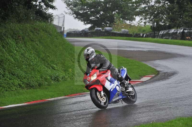 Motorcycle action photographs;Trackday digital images;cadwell;cadwell park photographs;event digital images;eventdigitalimages;motor racing louth lincolnshire;no limits trackdays;peter wileman photography;trackday;trackday photos