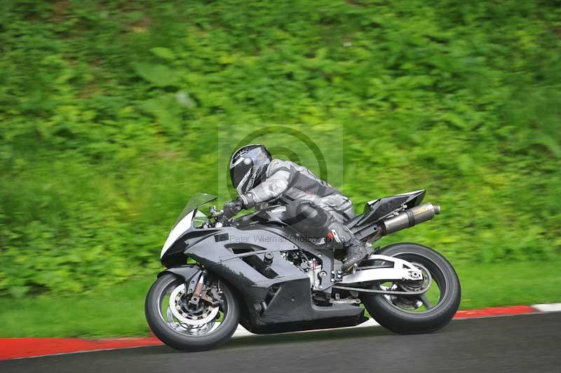 Motorcycle action photographs;Trackday digital images;cadwell;cadwell park photographs;event digital images;eventdigitalimages;motor racing louth lincolnshire;no limits trackdays;peter wileman photography;trackday;trackday photos