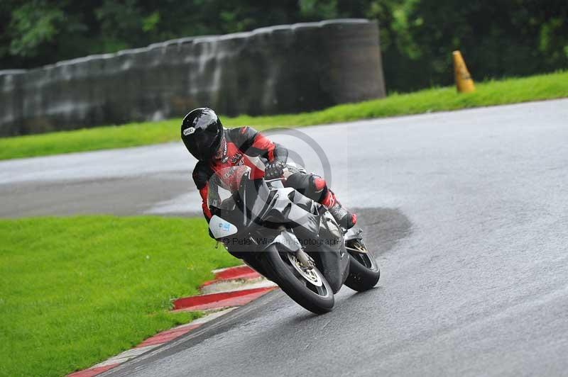 Motorcycle action photographs;Trackday digital images;cadwell;cadwell park photographs;event digital images;eventdigitalimages;motor racing louth lincolnshire;no limits trackdays;peter wileman photography;trackday;trackday photos