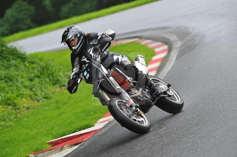 Motorcycle action photographs;Trackday digital images;cadwell;cadwell park photographs;event digital images;eventdigitalimages;motor racing louth lincolnshire;no limits trackdays;peter wileman photography;trackday;trackday photos