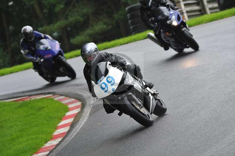 Motorcycle action photographs;Trackday digital images;cadwell;cadwell park photographs;event digital images;eventdigitalimages;motor racing louth lincolnshire;no limits trackdays;peter wileman photography;trackday;trackday photos
