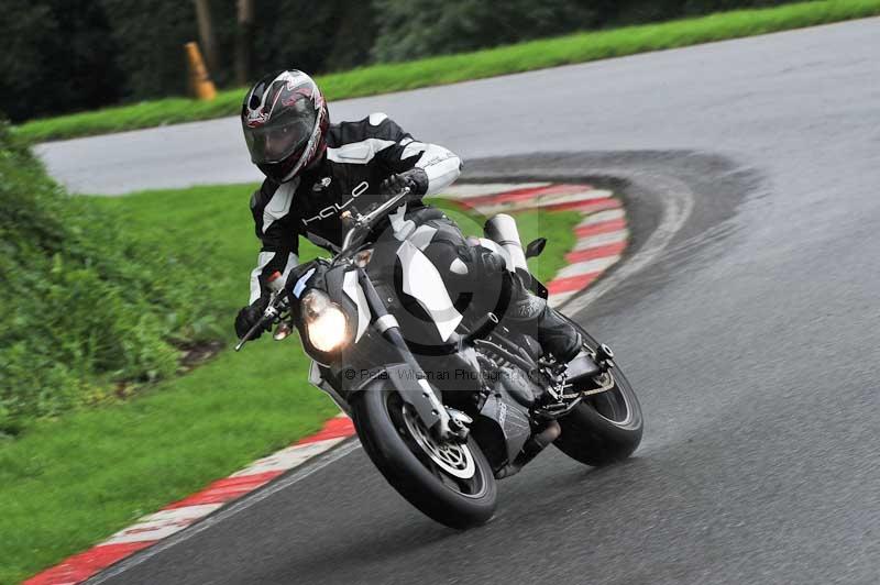 Motorcycle action photographs;Trackday digital images;cadwell;cadwell park photographs;event digital images;eventdigitalimages;motor racing louth lincolnshire;no limits trackdays;peter wileman photography;trackday;trackday photos