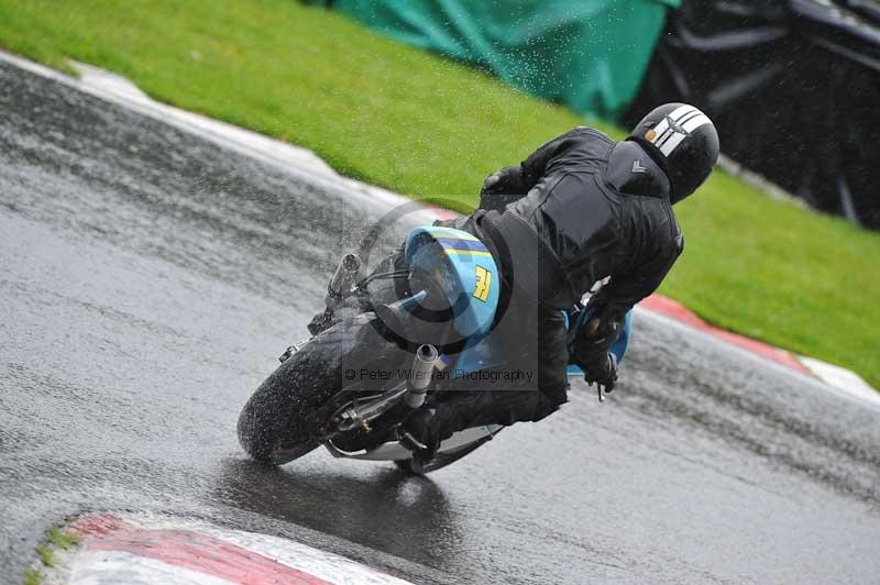 Motorcycle action photographs;Trackday digital images;cadwell;cadwell park photographs;event digital images;eventdigitalimages;motor racing louth lincolnshire;no limits trackdays;peter wileman photography;trackday;trackday photos