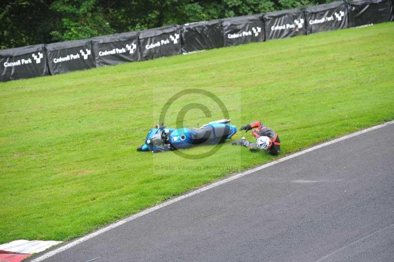 Motorcycle action photographs;Trackday digital images;cadwell;cadwell park photographs;event digital images;eventdigitalimages;motor racing louth lincolnshire;no limits trackdays;peter wileman photography;trackday;trackday photos