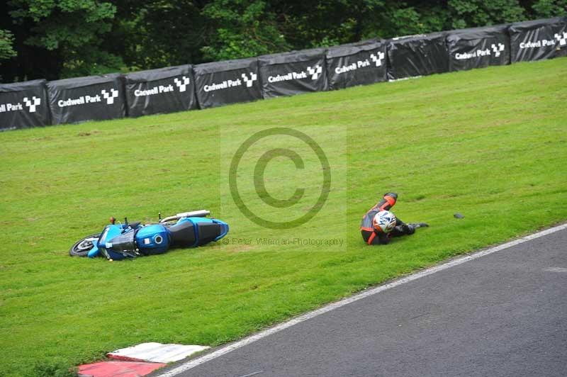 Motorcycle action photographs;Trackday digital images;cadwell;cadwell park photographs;event digital images;eventdigitalimages;motor racing louth lincolnshire;no limits trackdays;peter wileman photography;trackday;trackday photos