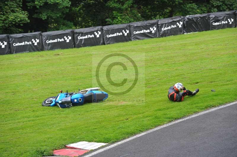 Motorcycle action photographs;Trackday digital images;cadwell;cadwell park photographs;event digital images;eventdigitalimages;motor racing louth lincolnshire;no limits trackdays;peter wileman photography;trackday;trackday photos