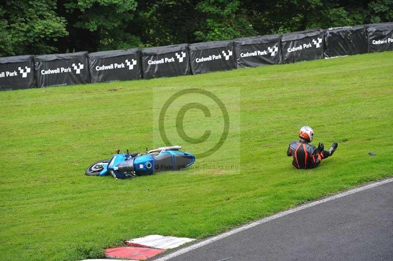 Motorcycle action photographs;Trackday digital images;cadwell;cadwell park photographs;event digital images;eventdigitalimages;motor racing louth lincolnshire;no limits trackdays;peter wileman photography;trackday;trackday photos