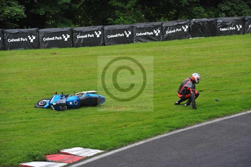 Motorcycle action photographs;Trackday digital images;cadwell;cadwell park photographs;event digital images;eventdigitalimages;motor racing louth lincolnshire;no limits trackdays;peter wileman photography;trackday;trackday photos