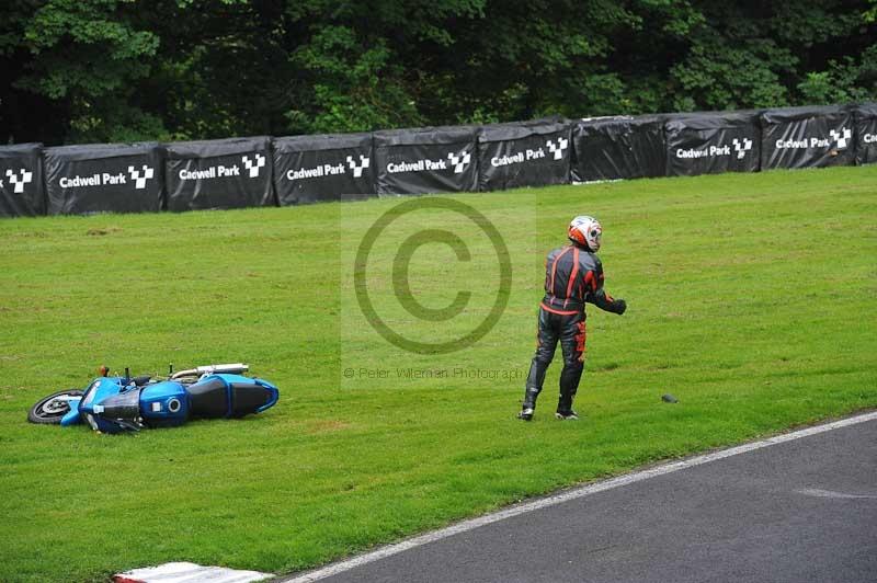 Motorcycle action photographs;Trackday digital images;cadwell;cadwell park photographs;event digital images;eventdigitalimages;motor racing louth lincolnshire;no limits trackdays;peter wileman photography;trackday;trackday photos