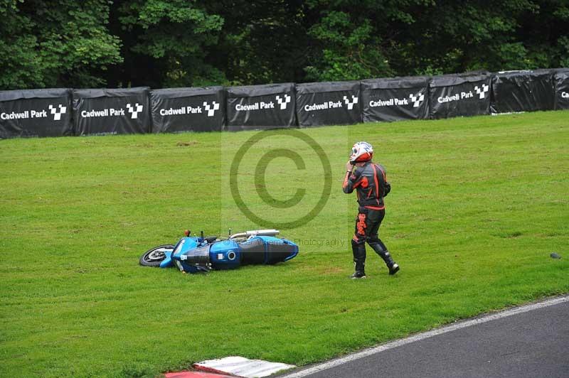 Motorcycle action photographs;Trackday digital images;cadwell;cadwell park photographs;event digital images;eventdigitalimages;motor racing louth lincolnshire;no limits trackdays;peter wileman photography;trackday;trackday photos