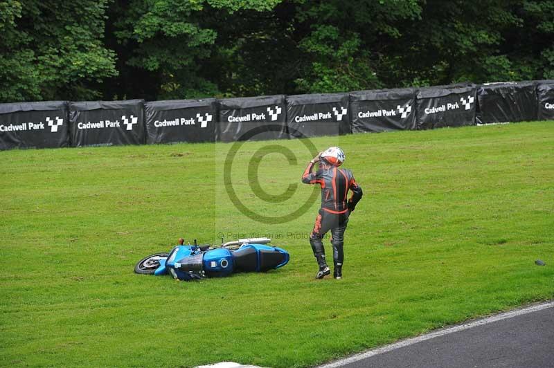 Motorcycle action photographs;Trackday digital images;cadwell;cadwell park photographs;event digital images;eventdigitalimages;motor racing louth lincolnshire;no limits trackdays;peter wileman photography;trackday;trackday photos