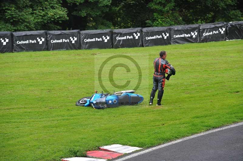 Motorcycle action photographs;Trackday digital images;cadwell;cadwell park photographs;event digital images;eventdigitalimages;motor racing louth lincolnshire;no limits trackdays;peter wileman photography;trackday;trackday photos