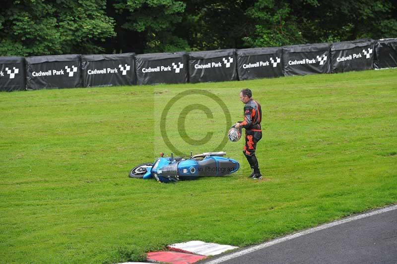 Motorcycle action photographs;Trackday digital images;cadwell;cadwell park photographs;event digital images;eventdigitalimages;motor racing louth lincolnshire;no limits trackdays;peter wileman photography;trackday;trackday photos