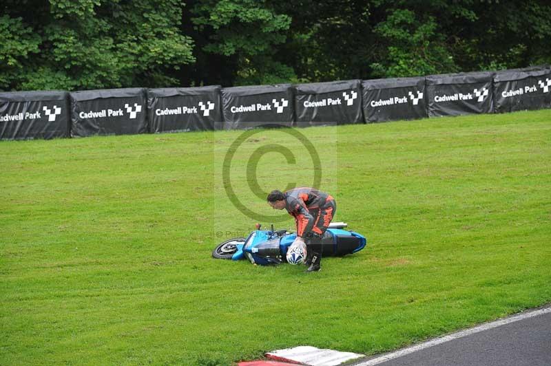 Motorcycle action photographs;Trackday digital images;cadwell;cadwell park photographs;event digital images;eventdigitalimages;motor racing louth lincolnshire;no limits trackdays;peter wileman photography;trackday;trackday photos