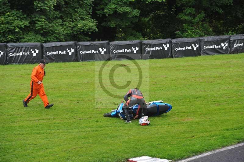 Motorcycle action photographs;Trackday digital images;cadwell;cadwell park photographs;event digital images;eventdigitalimages;motor racing louth lincolnshire;no limits trackdays;peter wileman photography;trackday;trackday photos