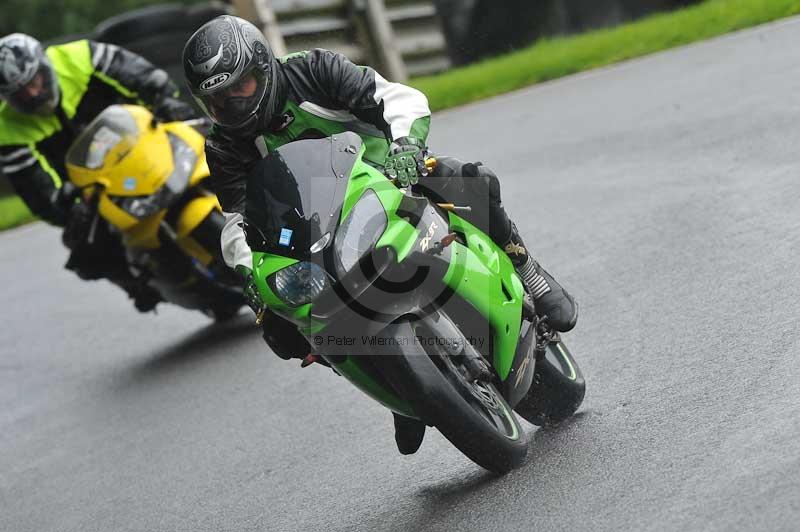 Motorcycle action photographs;Trackday digital images;cadwell;cadwell park photographs;event digital images;eventdigitalimages;motor racing louth lincolnshire;no limits trackdays;peter wileman photography;trackday;trackday photos