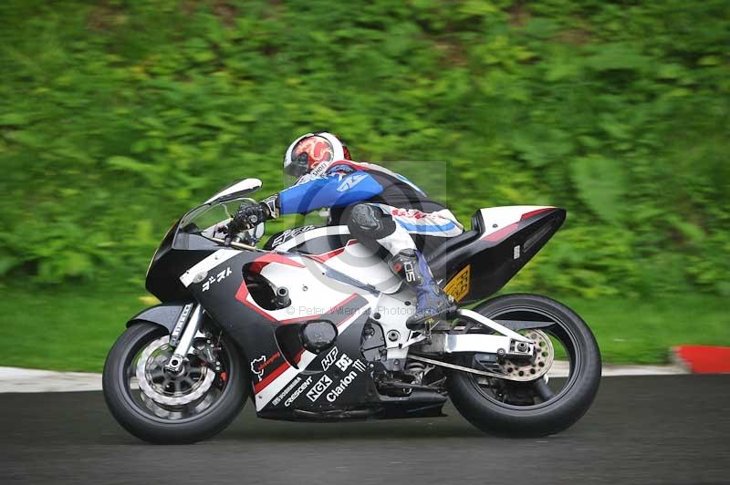 Motorcycle action photographs;Trackday digital images;cadwell;cadwell park photographs;event digital images;eventdigitalimages;motor racing louth lincolnshire;no limits trackdays;peter wileman photography;trackday;trackday photos