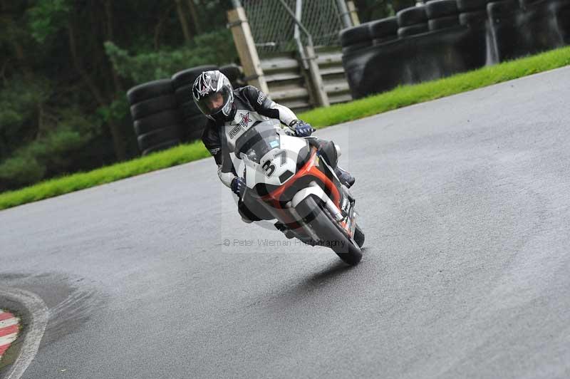 Motorcycle action photographs;Trackday digital images;cadwell;cadwell park photographs;event digital images;eventdigitalimages;motor racing louth lincolnshire;no limits trackdays;peter wileman photography;trackday;trackday photos