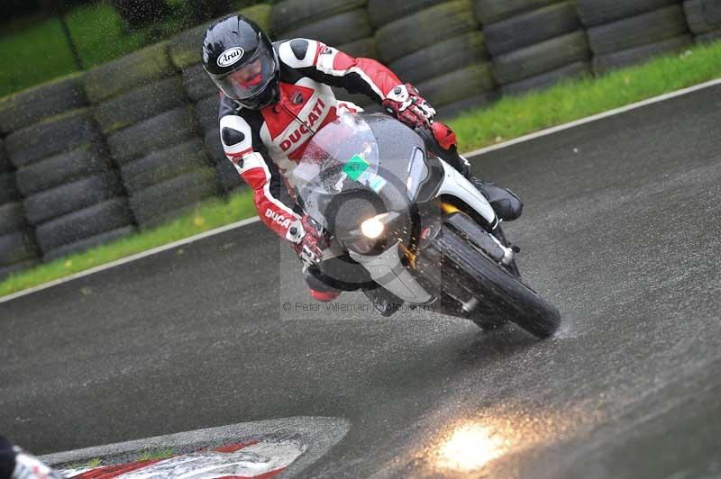 Motorcycle action photographs;Trackday digital images;cadwell;cadwell park photographs;event digital images;eventdigitalimages;motor racing louth lincolnshire;no limits trackdays;peter wileman photography;trackday;trackday photos