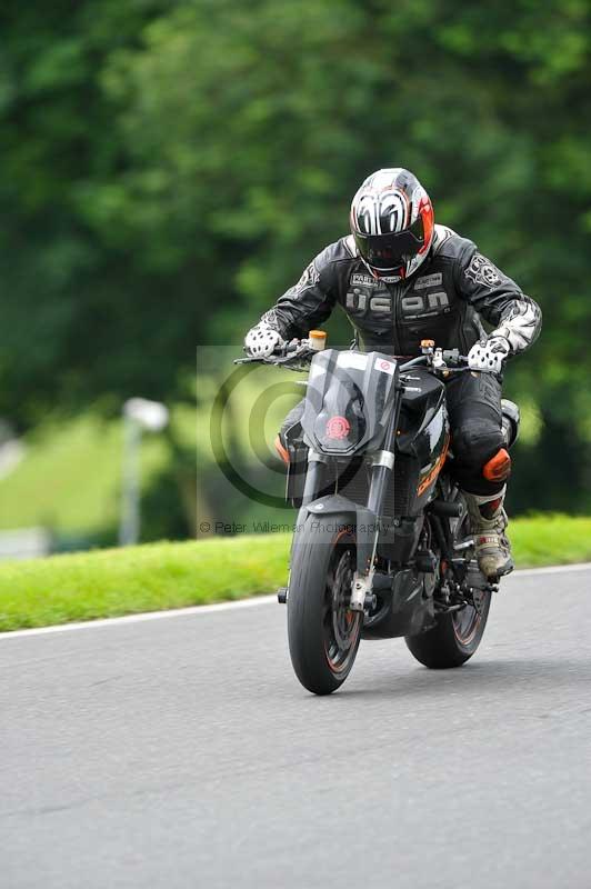 Motorcycle action photographs;Trackday digital images;cadwell;cadwell park photographs;event digital images;eventdigitalimages;motor racing louth lincolnshire;no limits trackdays;peter wileman photography;trackday;trackday photos