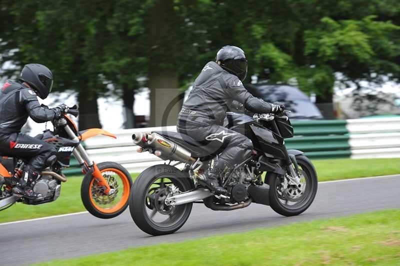 Motorcycle action photographs;Trackday digital images;cadwell;cadwell park photographs;event digital images;eventdigitalimages;motor racing louth lincolnshire;no limits trackdays;peter wileman photography;trackday;trackday photos