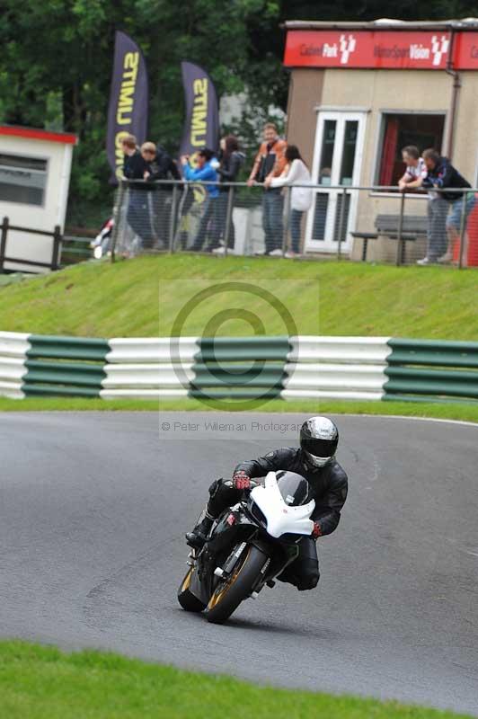 Motorcycle action photographs;Trackday digital images;cadwell;cadwell park photographs;event digital images;eventdigitalimages;motor racing louth lincolnshire;no limits trackdays;peter wileman photography;trackday;trackday photos