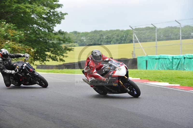 Motorcycle action photographs;Trackday digital images;cadwell;cadwell park photographs;event digital images;eventdigitalimages;motor racing louth lincolnshire;no limits trackdays;peter wileman photography;trackday;trackday photos