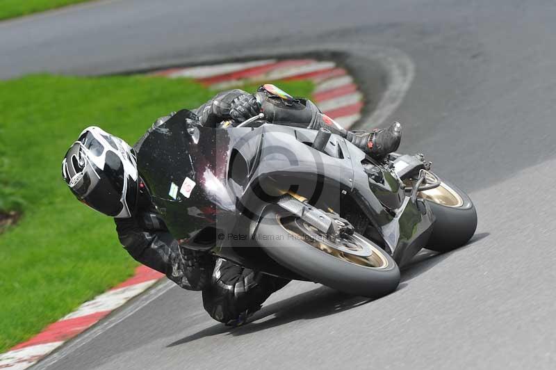 Motorcycle action photographs;Trackday digital images;cadwell;cadwell park photographs;event digital images;eventdigitalimages;motor racing louth lincolnshire;no limits trackdays;peter wileman photography;trackday;trackday photos