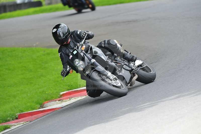 Motorcycle action photographs;Trackday digital images;cadwell;cadwell park photographs;event digital images;eventdigitalimages;motor racing louth lincolnshire;no limits trackdays;peter wileman photography;trackday;trackday photos