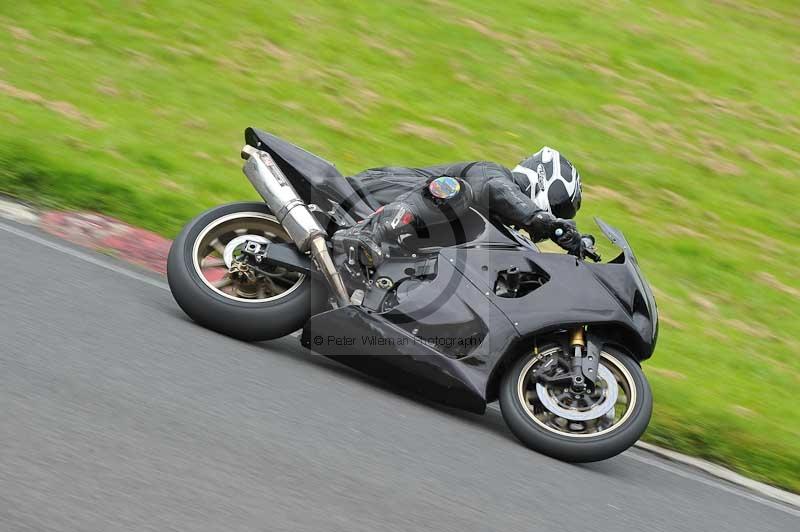 Motorcycle action photographs;Trackday digital images;cadwell;cadwell park photographs;event digital images;eventdigitalimages;motor racing louth lincolnshire;no limits trackdays;peter wileman photography;trackday;trackday photos