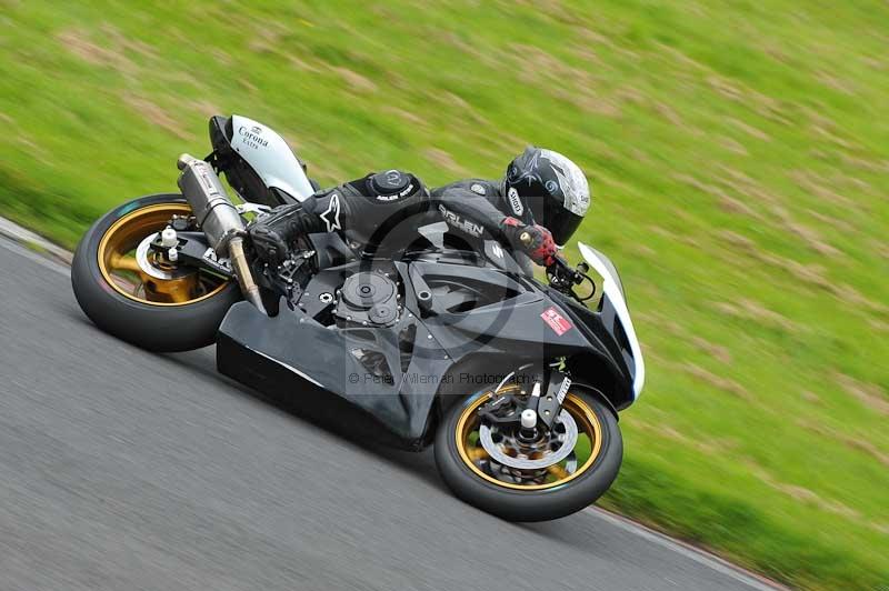 Motorcycle action photographs;Trackday digital images;cadwell;cadwell park photographs;event digital images;eventdigitalimages;motor racing louth lincolnshire;no limits trackdays;peter wileman photography;trackday;trackday photos