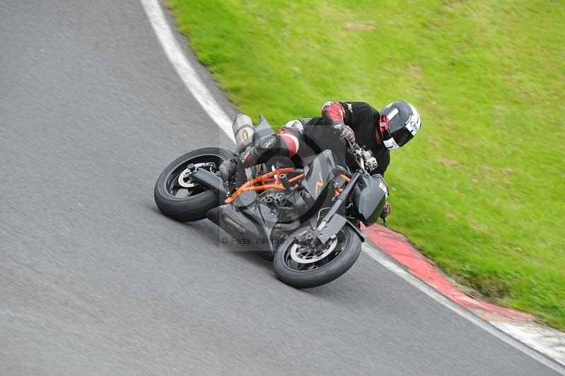 Motorcycle action photographs;Trackday digital images;cadwell;cadwell park photographs;event digital images;eventdigitalimages;motor racing louth lincolnshire;no limits trackdays;peter wileman photography;trackday;trackday photos