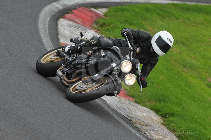 Motorcycle action photographs;Trackday digital images;cadwell;cadwell park photographs;event digital images;eventdigitalimages;motor racing louth lincolnshire;no limits trackdays;peter wileman photography;trackday;trackday photos