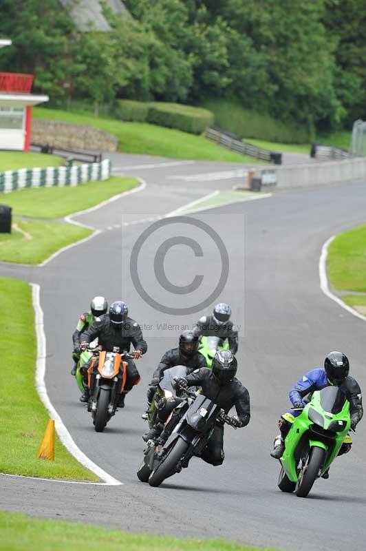 Motorcycle action photographs;Trackday digital images;cadwell;cadwell park photographs;event digital images;eventdigitalimages;motor racing louth lincolnshire;no limits trackdays;peter wileman photography;trackday;trackday photos