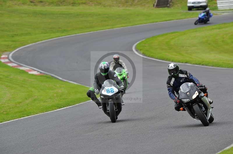 Motorcycle action photographs;Trackday digital images;cadwell;cadwell park photographs;event digital images;eventdigitalimages;motor racing louth lincolnshire;no limits trackdays;peter wileman photography;trackday;trackday photos