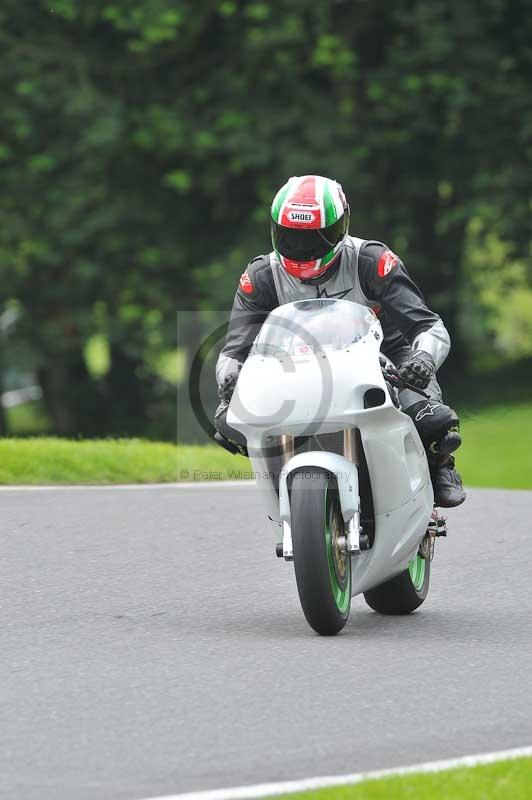 Motorcycle action photographs;Trackday digital images;cadwell;cadwell park photographs;event digital images;eventdigitalimages;motor racing louth lincolnshire;no limits trackdays;peter wileman photography;trackday;trackday photos